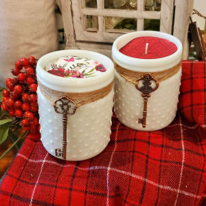 PLUMBBERRY SPICE, HOBNAIL, CLOVERDILLY CANDLE Flower Bouquet