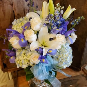 Seaside Centerpiece Vase Flower Bouquet