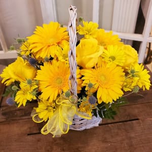 Sunny Moments Basket Flower Bouquet