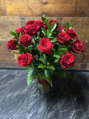 2 Dozen Red Roses in Vase