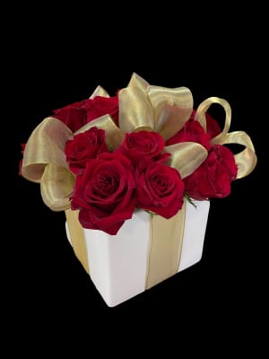 Divine Rose Gold Gift Box Flower Bouquet