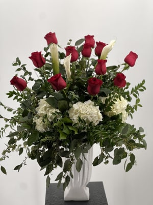 Rose and calla lilies with hydreangeas Flower Bouquet