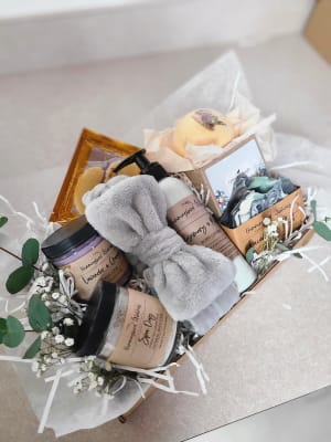 Selfcare Gift Set Flower Bouquet