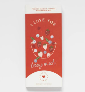 I Love You Card & Chocolate Bar in One – BERRY MUCH Flower Bouquet