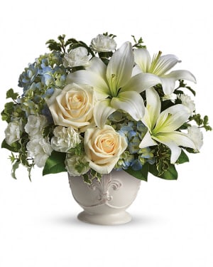 Beautiful Dreams by Teleflora Flower Bouquet