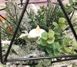 Geometric Winter Silk (artificial) Centerpiece