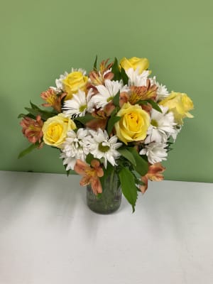 Sunshine & Daises Flower Bouquet