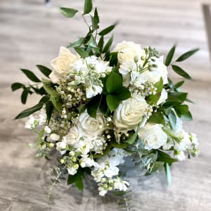 Simple and Sweet Wedding Bouquet and Boutonniere