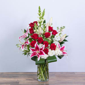 Endless Love Story Flower Arrangement Endless Love Story Flower Bouquet