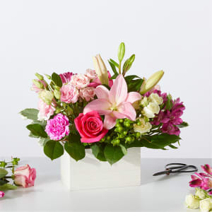 Sweetberry Box – A Florist Original Flower Bouquet