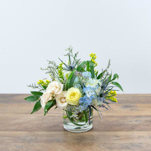 Wilde Blue Flower Bouquet