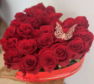 25 Roses Small Red Heart Flower Bouquet