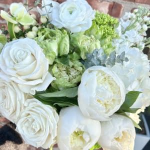 WHITE & GREEN MIX Flower Bouquet