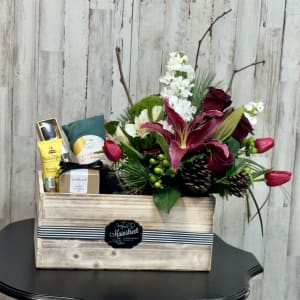 Winter Giftbox + Blooms Flower Bouquet