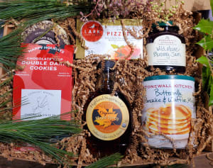 Holiday Spirit Gift Box Flower Arrangement Holiday Spirit Gift Box Flower Bouquet