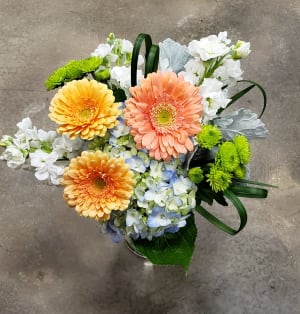 Peaches & Cream Flower Bouquet