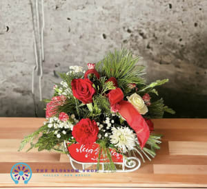 Sleigh Centerpiece Flower Bouquet