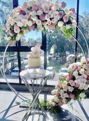 Double Hoop Backdrop - Silver Flower Bouquet