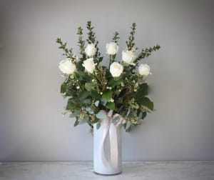 1 Dozen White Roses Flower Bouquet