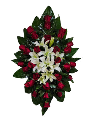 C-14 Corona de rosas y lirios con cinta impresa Flower Bouquet