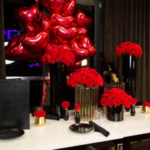 Dinner Table Setup Flower Bouquet