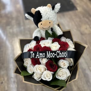 Te Amo Moo-choo! ramo buchon Flower Bouquet