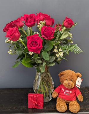 Roses-12 Truffles & Cuddles Flower Bouquet