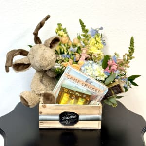 Camp Cricket Giftbox + Blooms Flower Bouquet