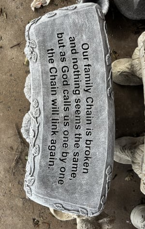 Our Family Chain Bench Flower Bouquet