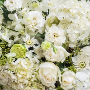 WHITE MONOCHROMATIC Flower Bouquet