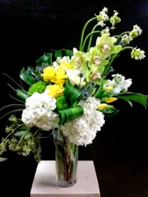 ACROBATIC GREENS Flower Bouquet