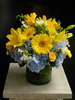 BLUE & YELLOW Flower Bouquet