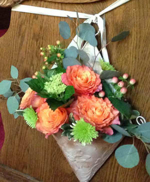 SUMMER ROSES
PEW HANGER Flower Bouquet