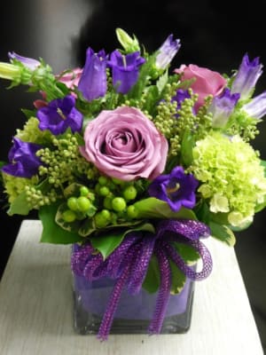 PURPLE GIFT BOX Flower Bouquet