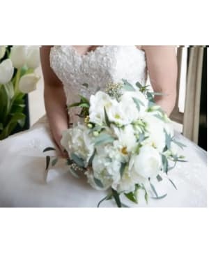 GORGEOUS WHITE Flower Bouquet