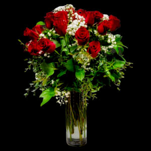 RED ROSES IN CLEAR VASE Flower Bouquet