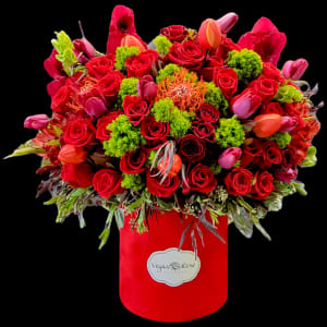 LOVELY RED Flower Bouquet