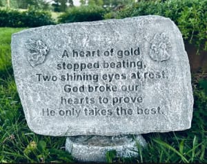 Heart of Gold Memorial Stone on Stand Flower Bouquet