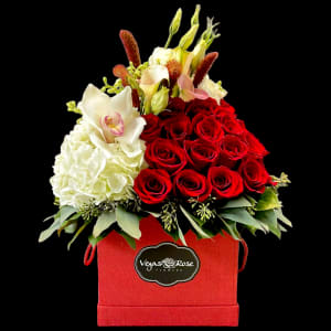 WHITE & RED ELEGANCE Flower Bouquet