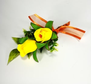 Keepsake Spray Roses Boutonniere Flower Bouquet