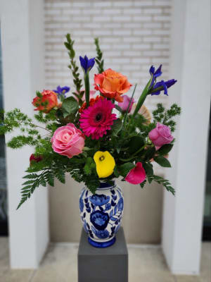 Mother's Day Bright Traditional Style Arrangement Flower Bouquet