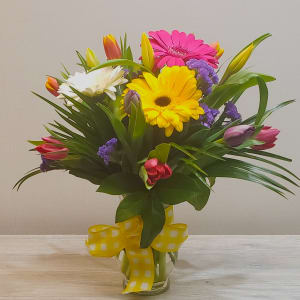 Happy Days of Spring Flower Arrangement Happy Days of Spring Flower Bouquet