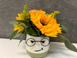 SMIRKY SUNFLOWER Flower Bouquet