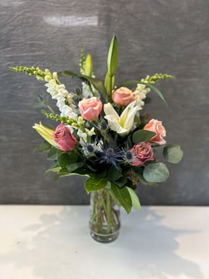 SIMPLICITY IN LOVE Flower Bouquet