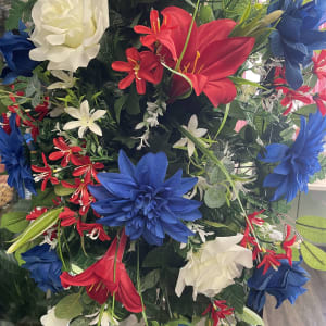 Headstone Saddle Flower Bouquet