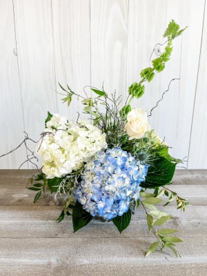 Minimalist Hydrangea Flower Bouquet