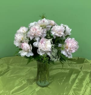 Dozen Peonies in Vase Flower Bouquet