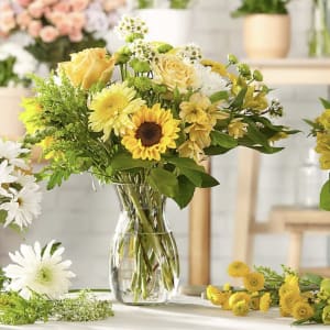 Golden Glow – A Florist Original Flower Bouquet