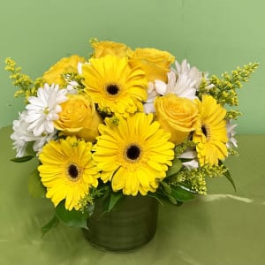 Back Bay Sunshine Flower Bouquet