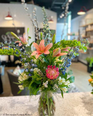 Mother's Day Bright Traditional Style Arrangement Flower Bouquet